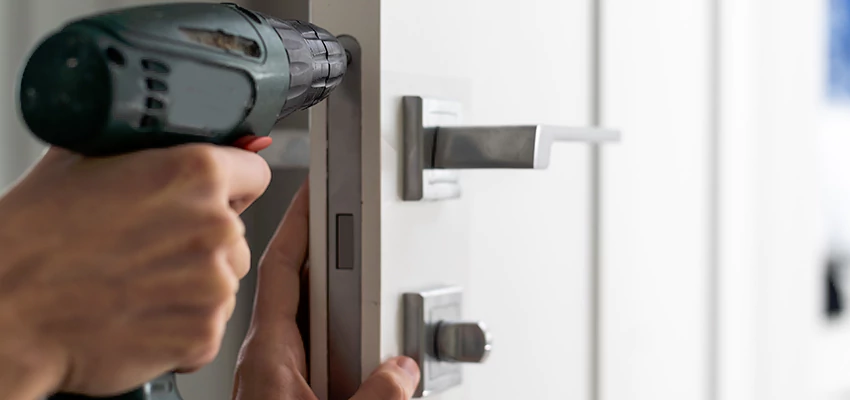 Locksmith For Lock Replacement Near Me in Coconut Creek, FL