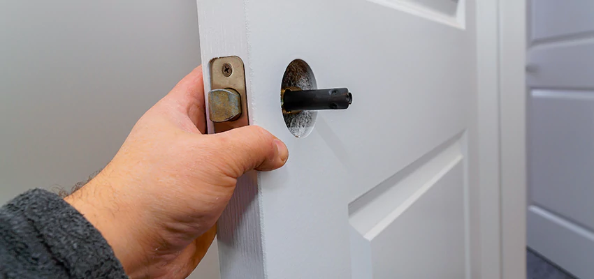 Nighttime Locksmith For Lock Repair in Coconut Creek, FL